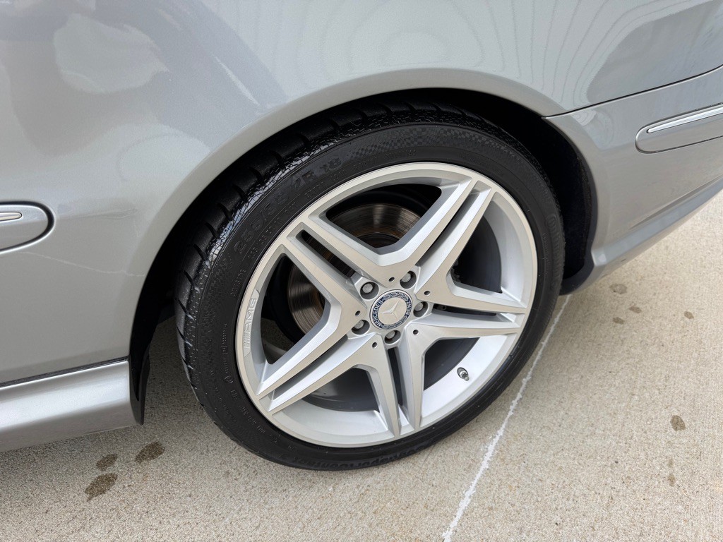 2009 Mercedes-Benz CLK-Class Image 11