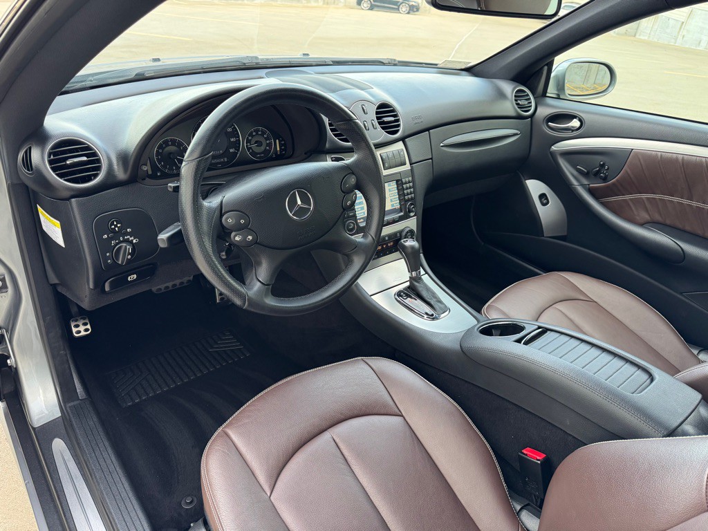 2009 Mercedes-Benz CLK-Class Image 13