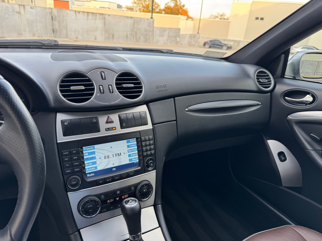 2009 Mercedes-Benz CLK-Class Image 18