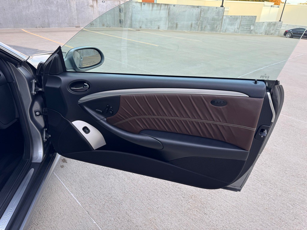 2009 Mercedes-Benz CLK-Class Image 24