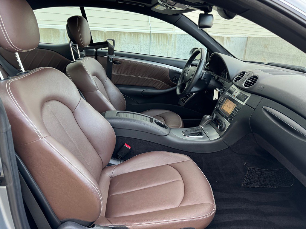 2009 Mercedes-Benz CLK-Class Image 25