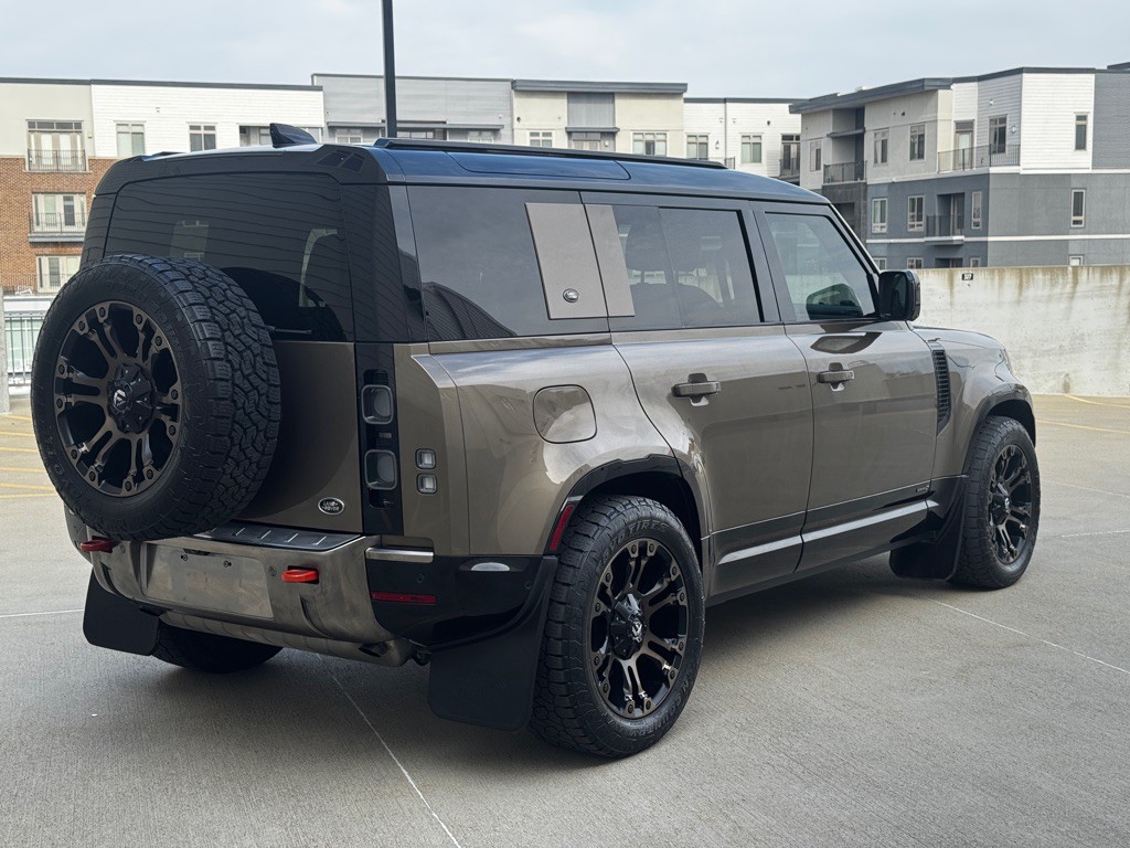 2020 Land Rover Defender Image 7