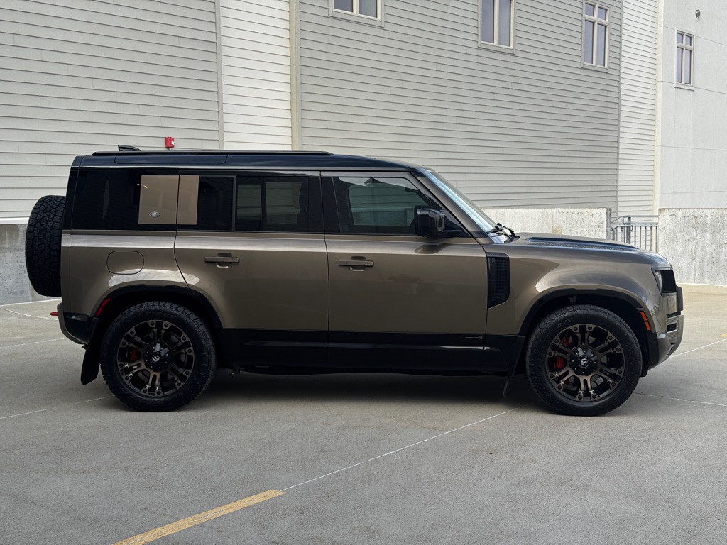 2020 Land Rover Defender Image 8