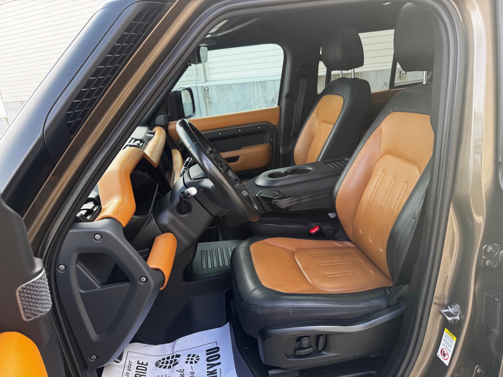 2020 Land Rover Defender Image 10