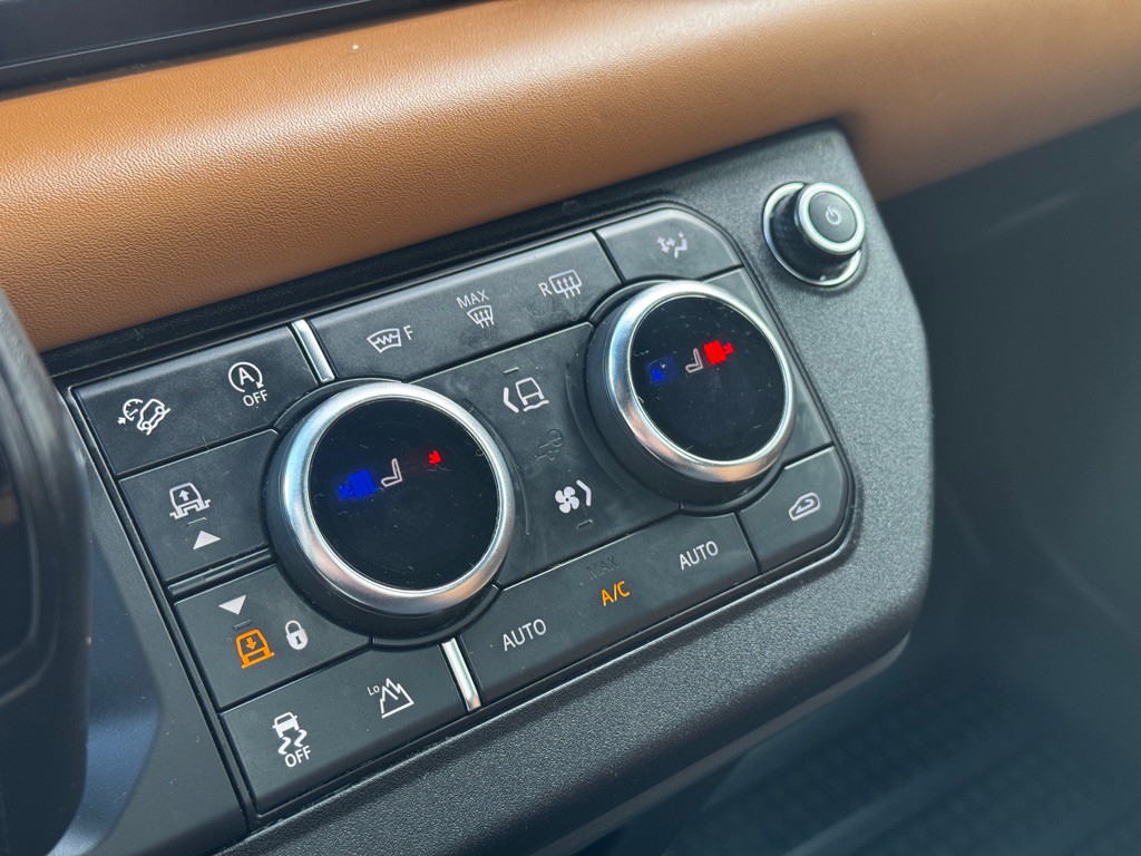 2020 Land Rover Defender Image 13