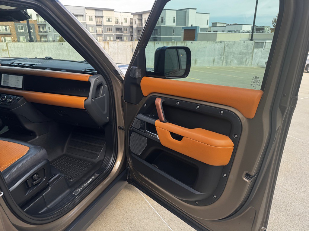 2020 Land Rover Defender Image 20