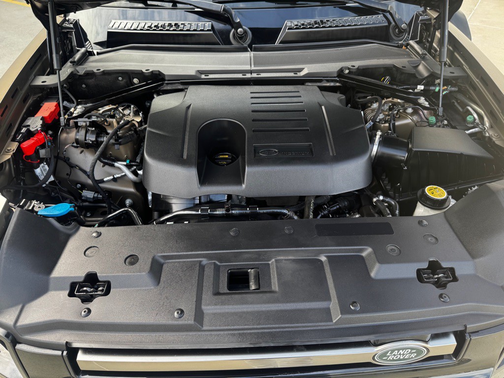 2020 Land Rover Defender Image 23