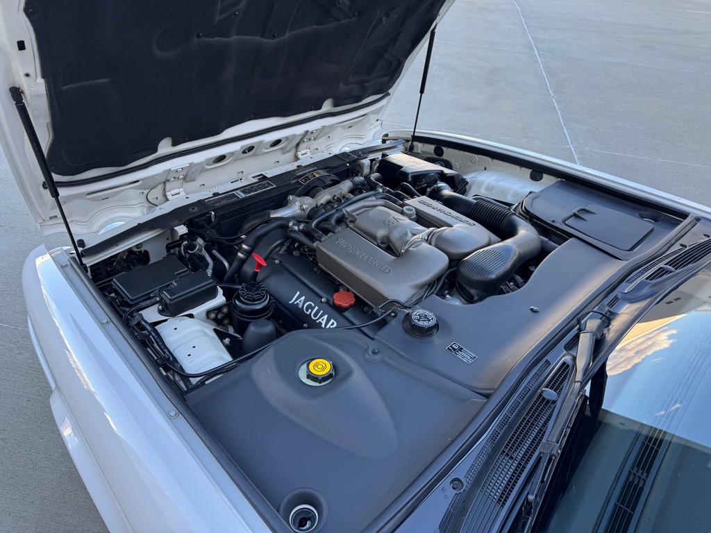 2002 Jaguar XJ Image 33