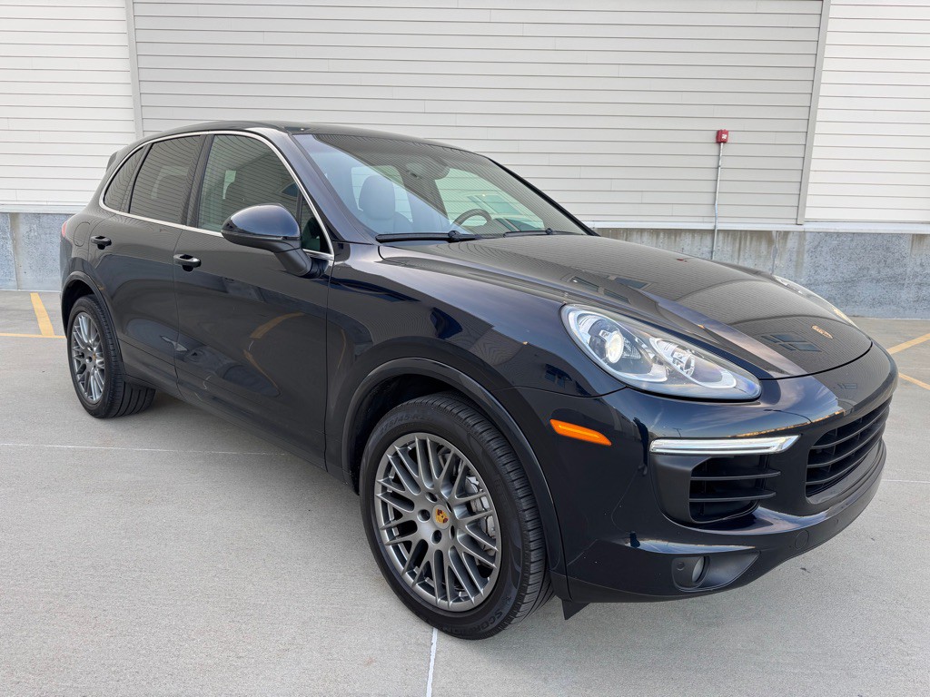 2018 Porsche Cayenne Image 1