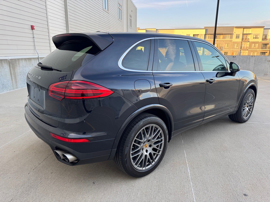 2018 Porsche Cayenne Image 3