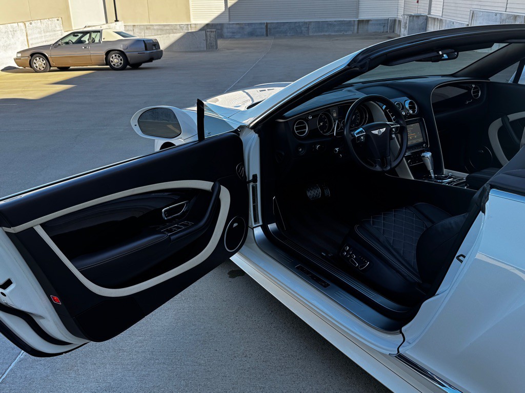 2016 Bentley Continental Image 12