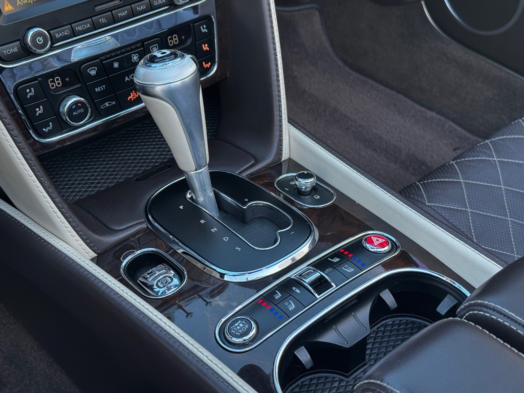 2016 Bentley Continental Image 17