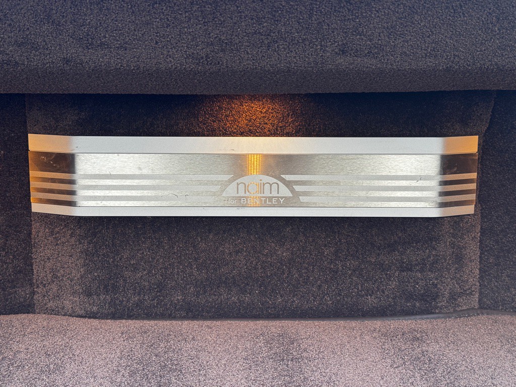 2016 Bentley Continental Image 22