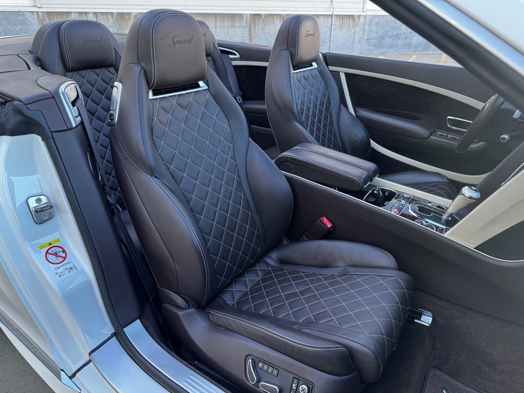 2016 Bentley Continental Image 24