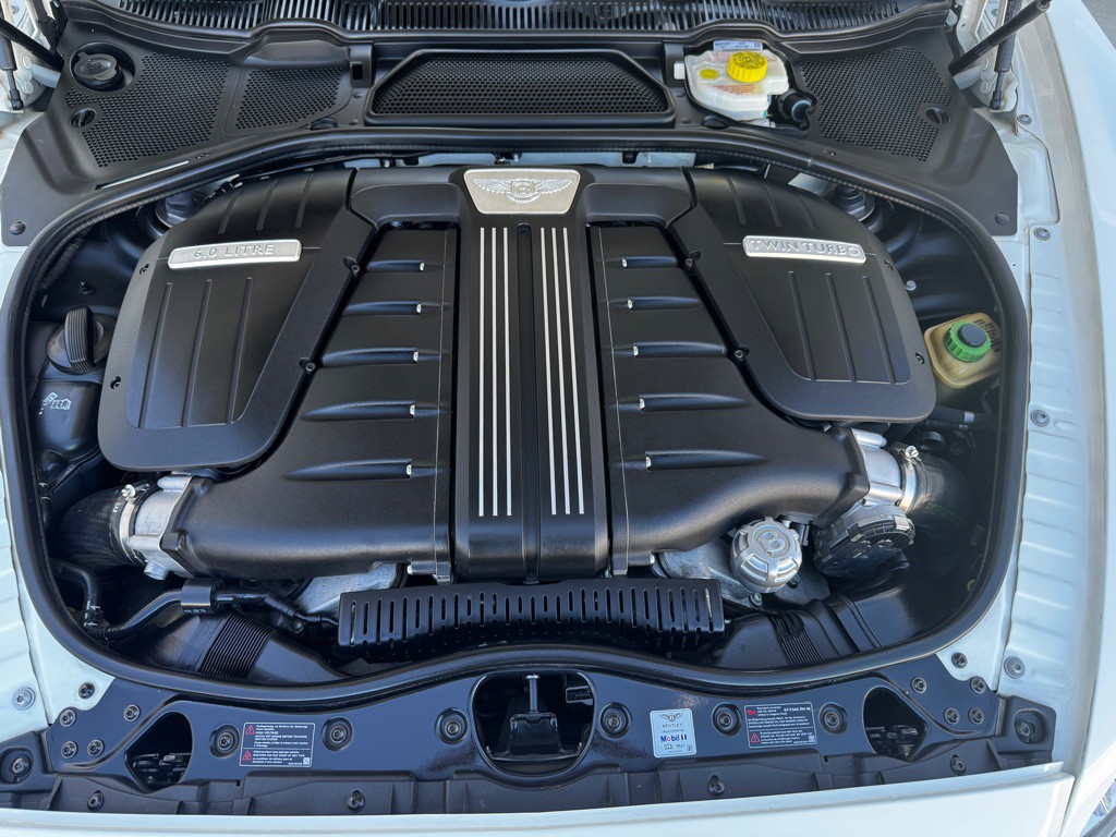 2016 Bentley Continental Image 27