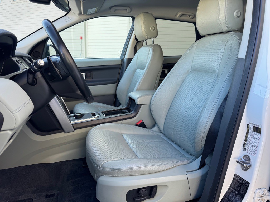 2018 Land Rover Discovery Sport Image 13