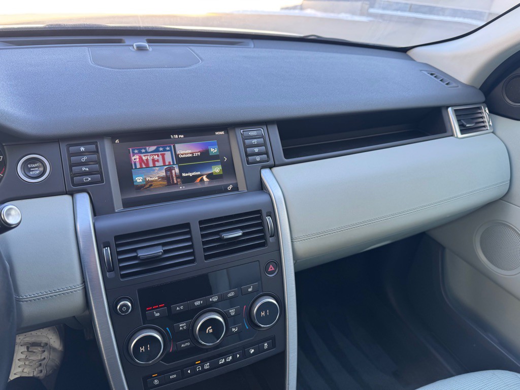 2018 Land Rover Discovery Sport Image 16