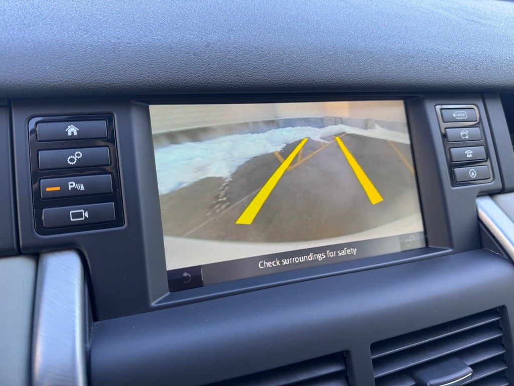 2018 Land Rover Discovery Sport Image 18