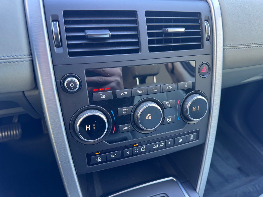 2018 Land Rover Discovery Sport Image 19