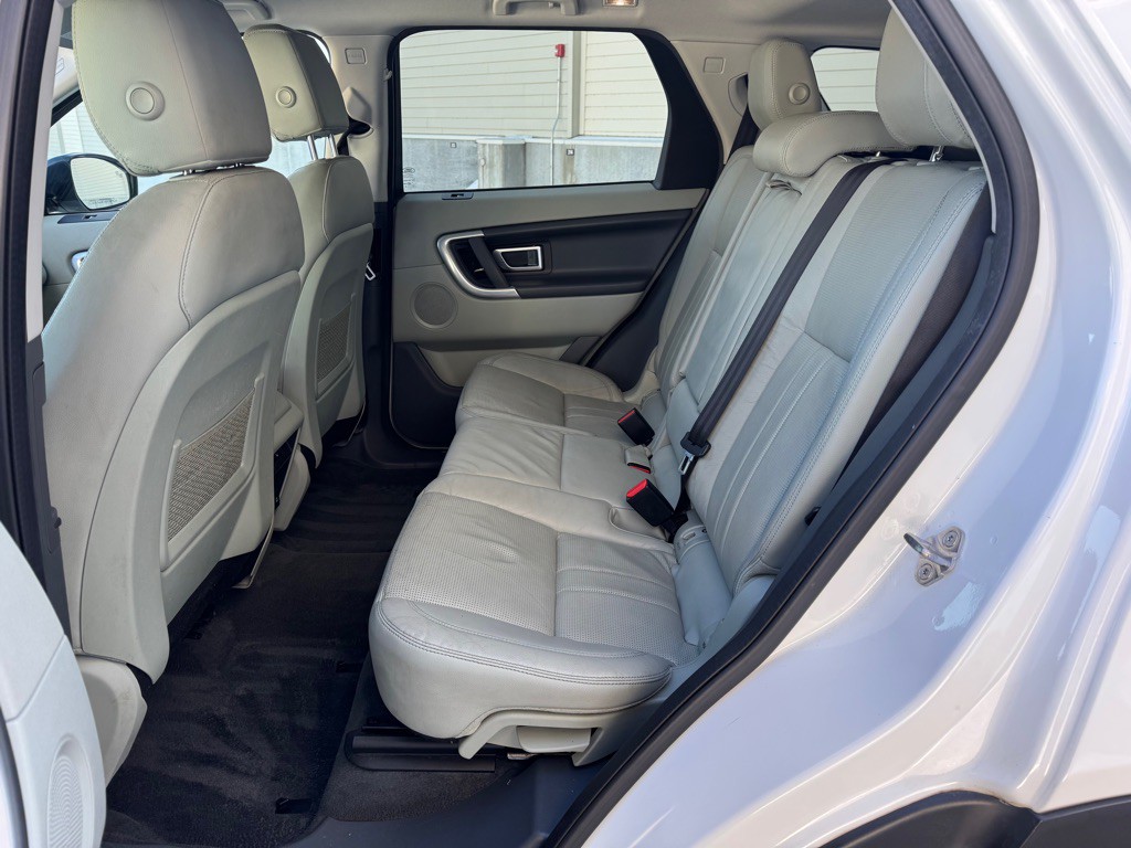 2018 Land Rover Discovery Sport Image 23