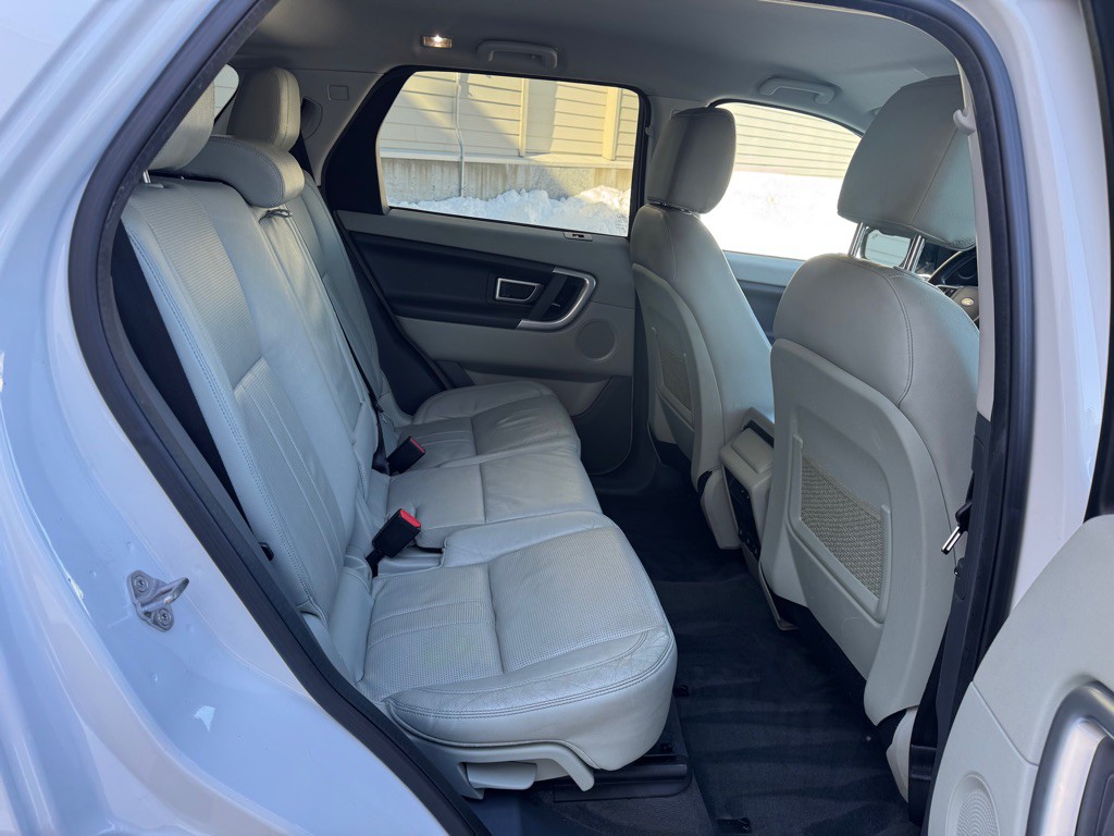 2018 Land Rover Discovery Sport Image 26