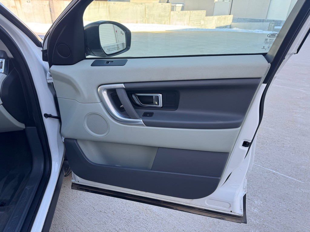 2018 Land Rover Discovery Sport Image 27