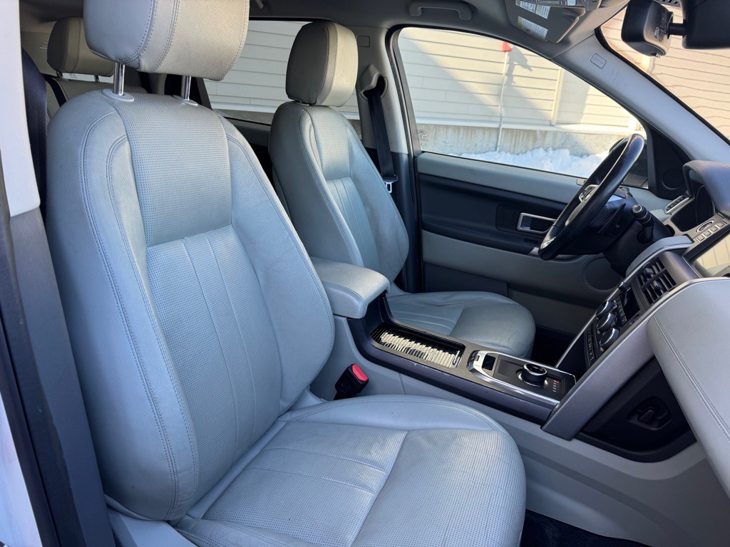 2018 Land Rover Discovery Sport Image 29