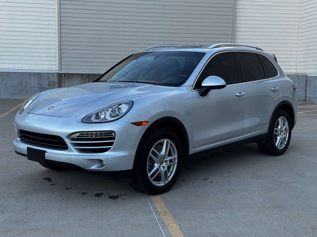 2013 Porsche Cayenne Image 3