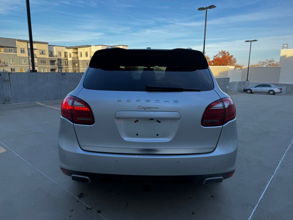 2013 Porsche Cayenne Image 6