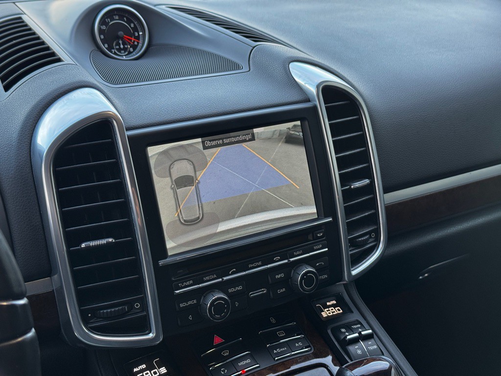 2013 Porsche Cayenne Image 13
