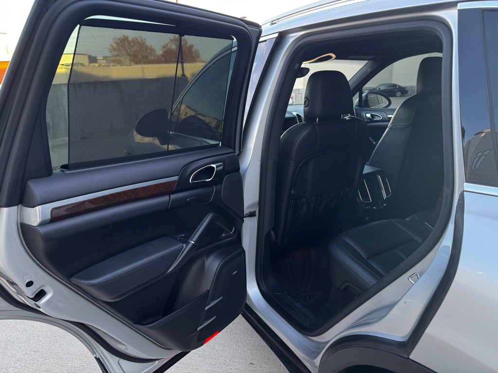 2013 Porsche Cayenne Image 16