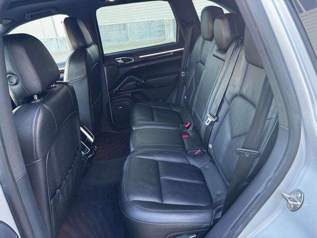 2013 Porsche Cayenne Image 17