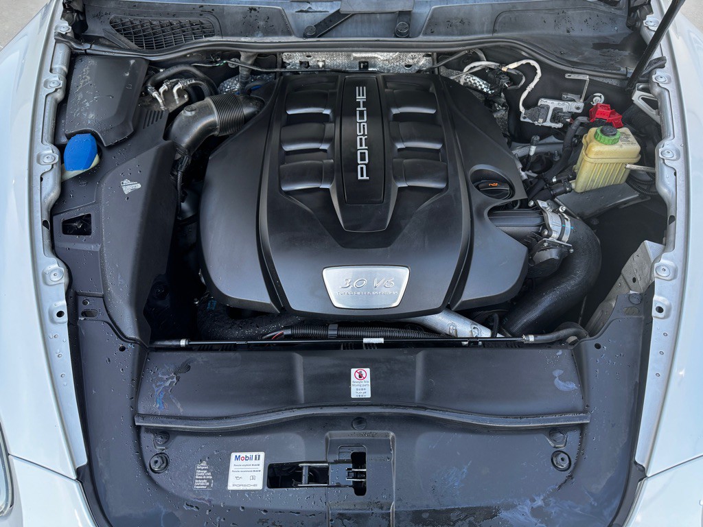 2013 Porsche Cayenne Image 25