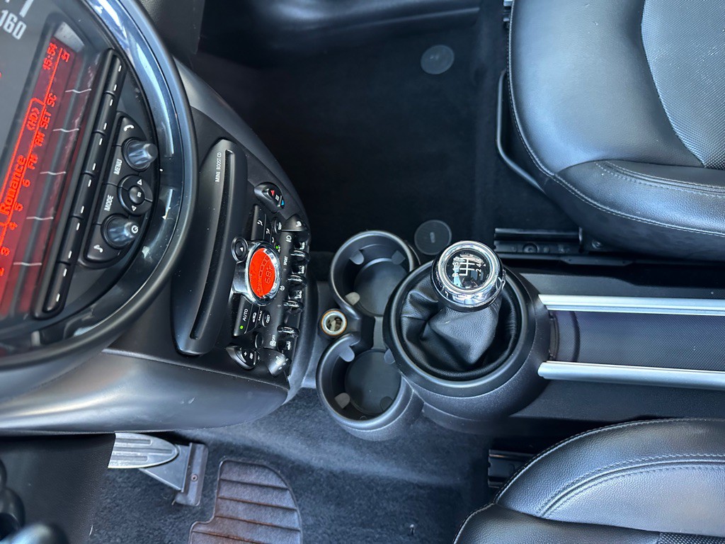 2015 MINI Cooper Image 12