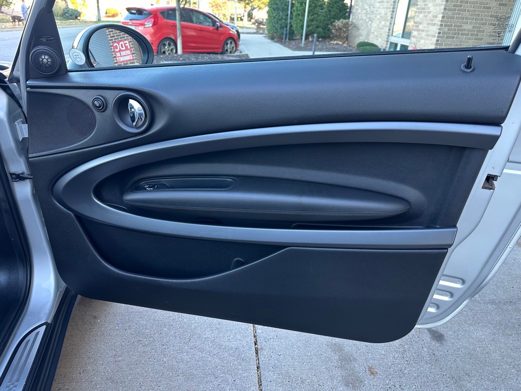 2015 MINI Cooper Image 27