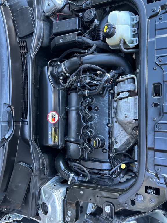 2015 MINI Cooper Image 28