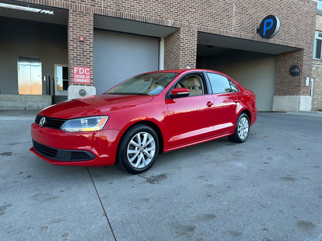 2012 Volkswagen Jetta Image 2