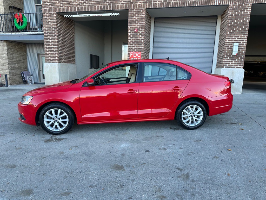 2012 Volkswagen Jetta Image 3
