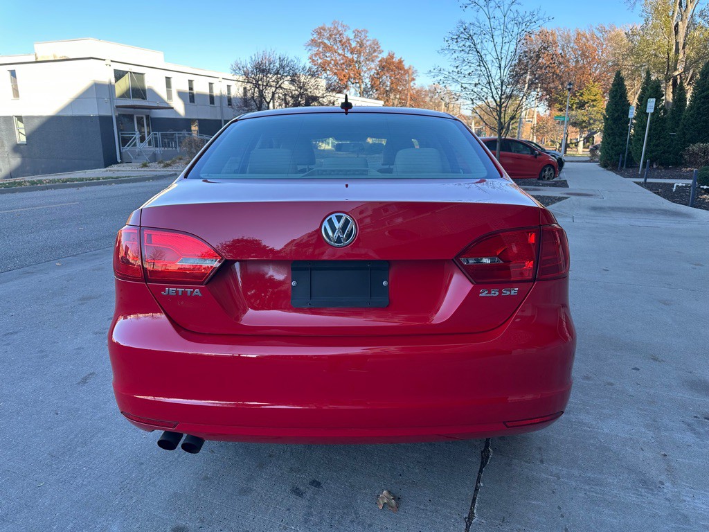 2012 Volkswagen Jetta Image 5
