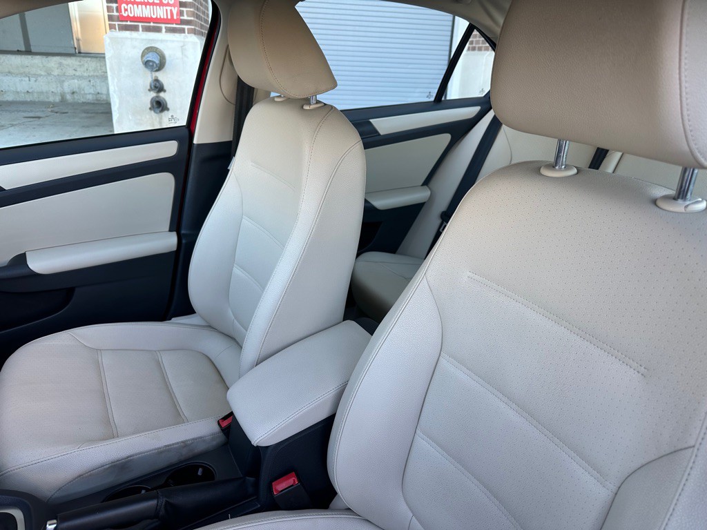 2012 Volkswagen Jetta Image 14