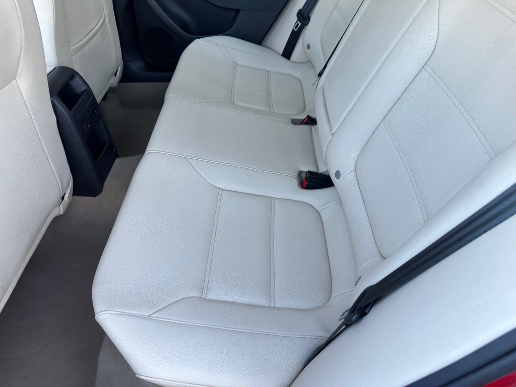 2012 Volkswagen Jetta Image 16