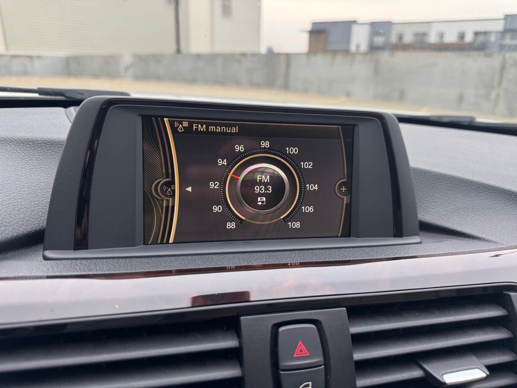 2014 BMW 3 Series Image 16