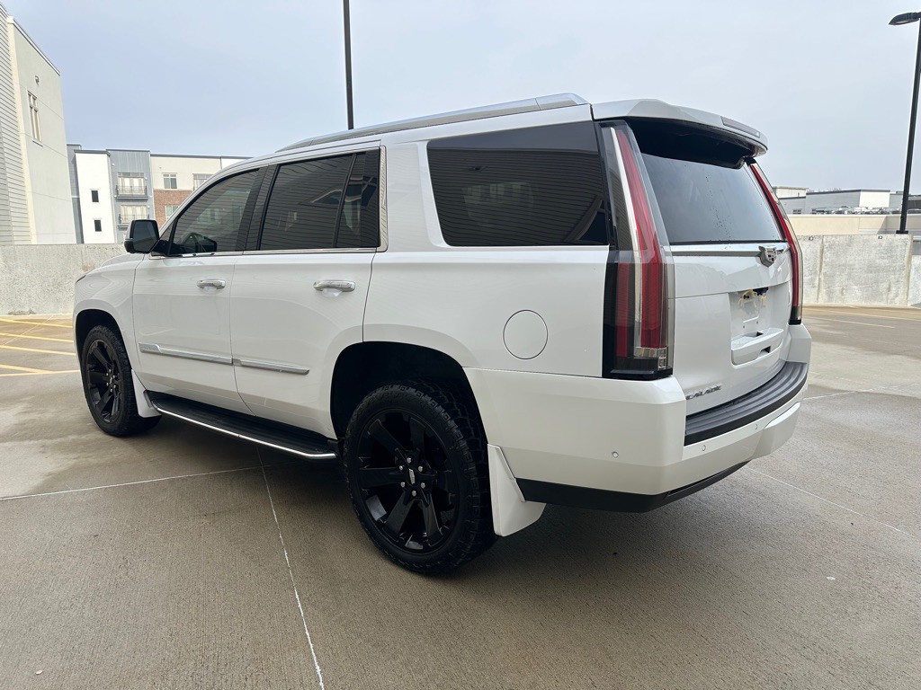 2017 Cadillac Escalade Image 5