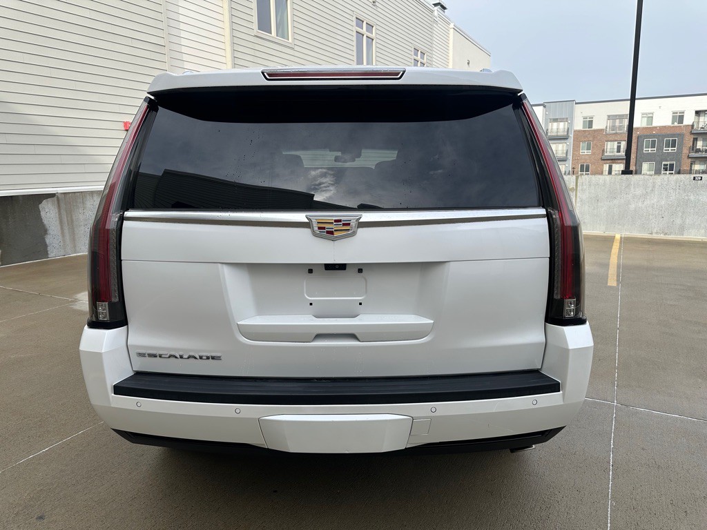 2017 Cadillac Escalade Image 6