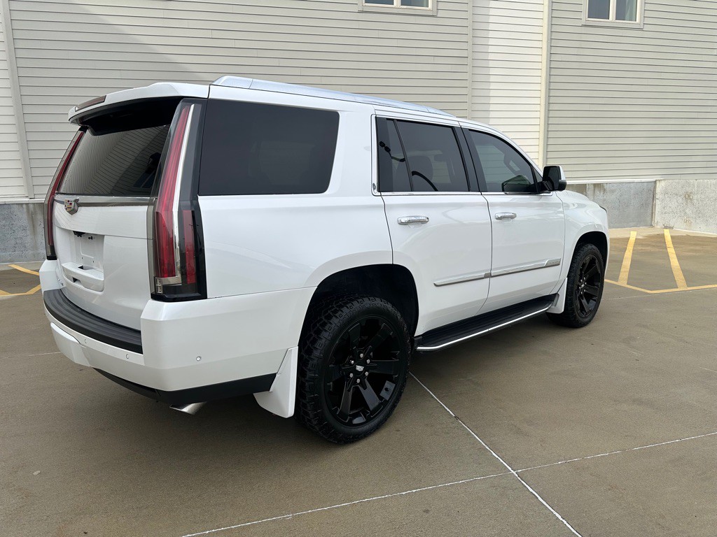 2017 Cadillac Escalade Image 7