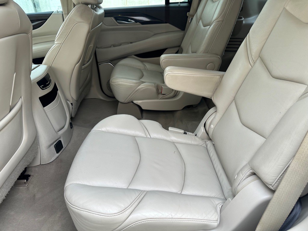 2017 Cadillac Escalade Image 14