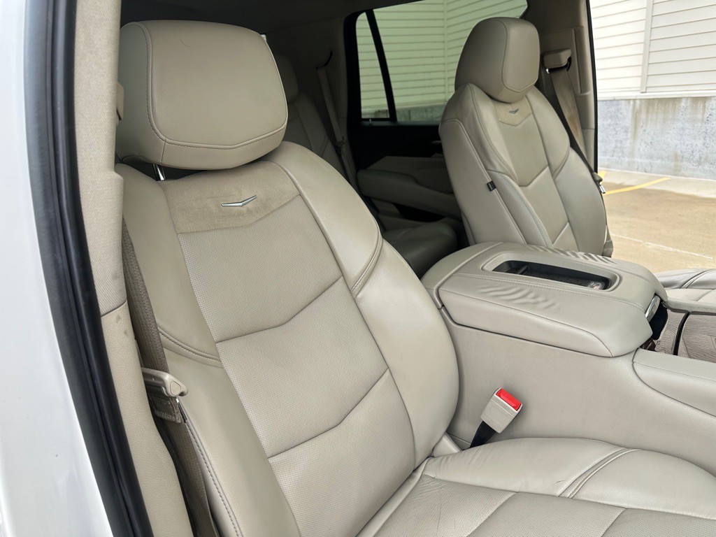 2017 Cadillac Escalade Image 23