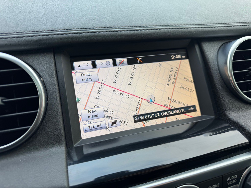 2015 Land Rover LR4 Image 19