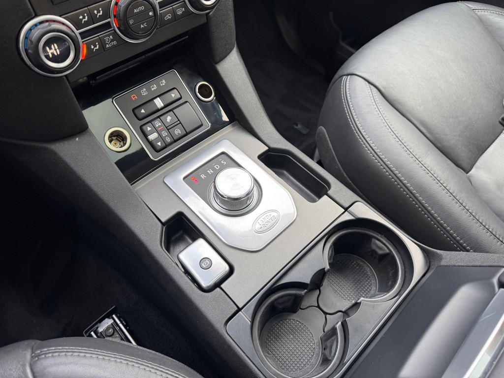 2015 Land Rover LR4 Image 22