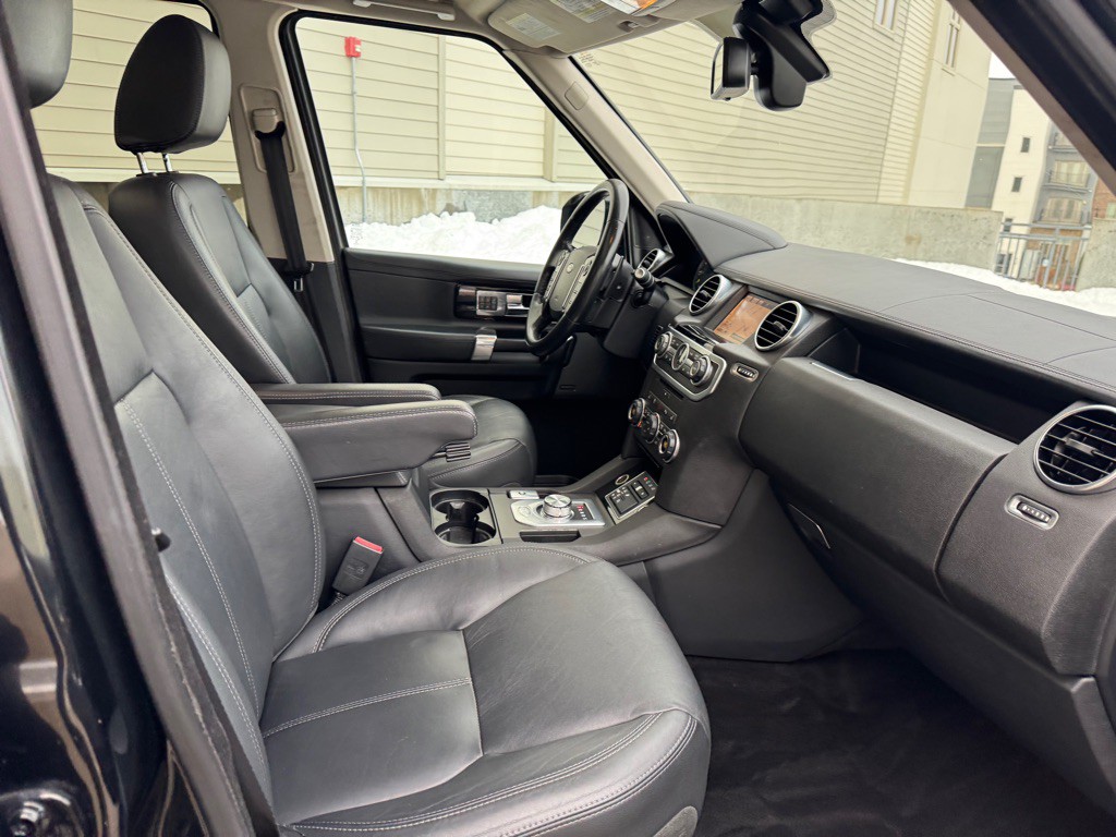 2015 Land Rover LR4 Image 33